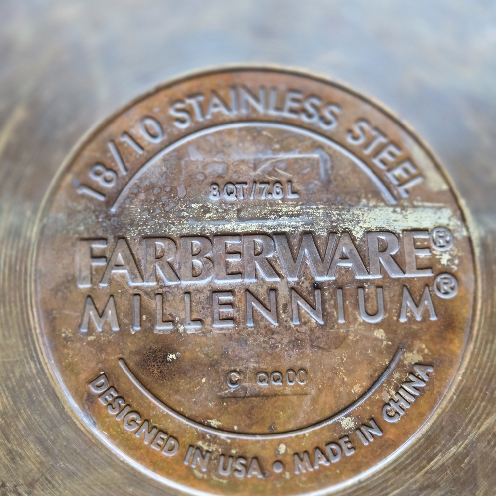 Farberware Millennium 8QT/7.6L 18/10 Stainless Steel Stock Pot with Lid - Picture 4 of 4